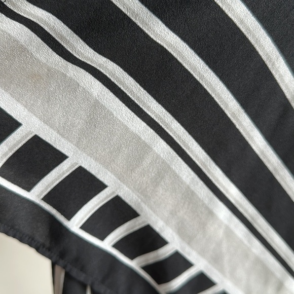 NEW York &  Co Lightweight Cardigan - Picture 6 of 9